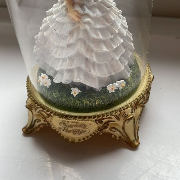 Vintage 1998 Franklin Mint Scarlett’s Heritage figurine under domed glass - Picture 3 of 6